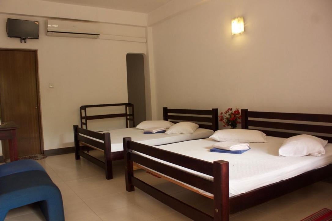 Hotel Senora กตรคาม ภายนอก รูปภาพ