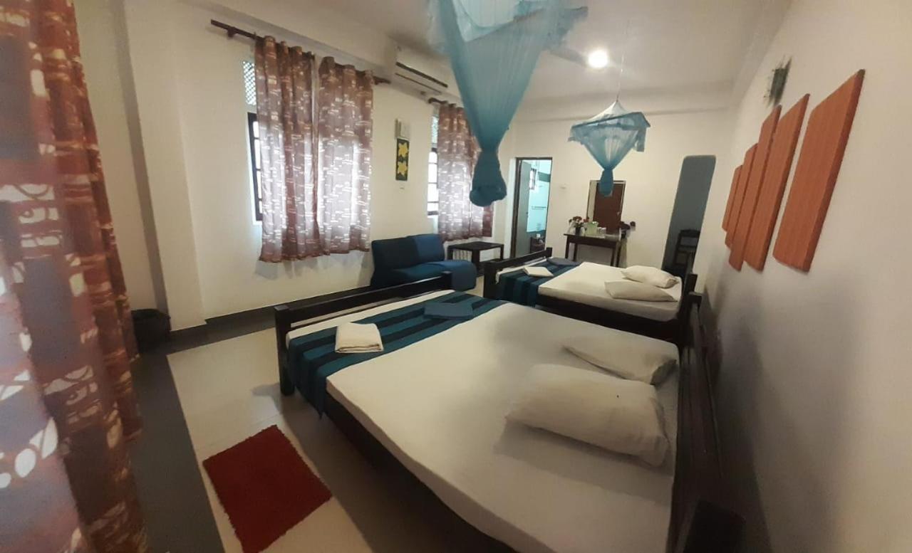 Hotel Senora กตรคาม ภายนอก รูปภาพ