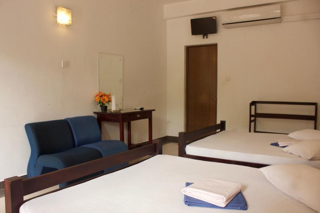 Hotel Senora กตรคาม ภายนอก รูปภาพ