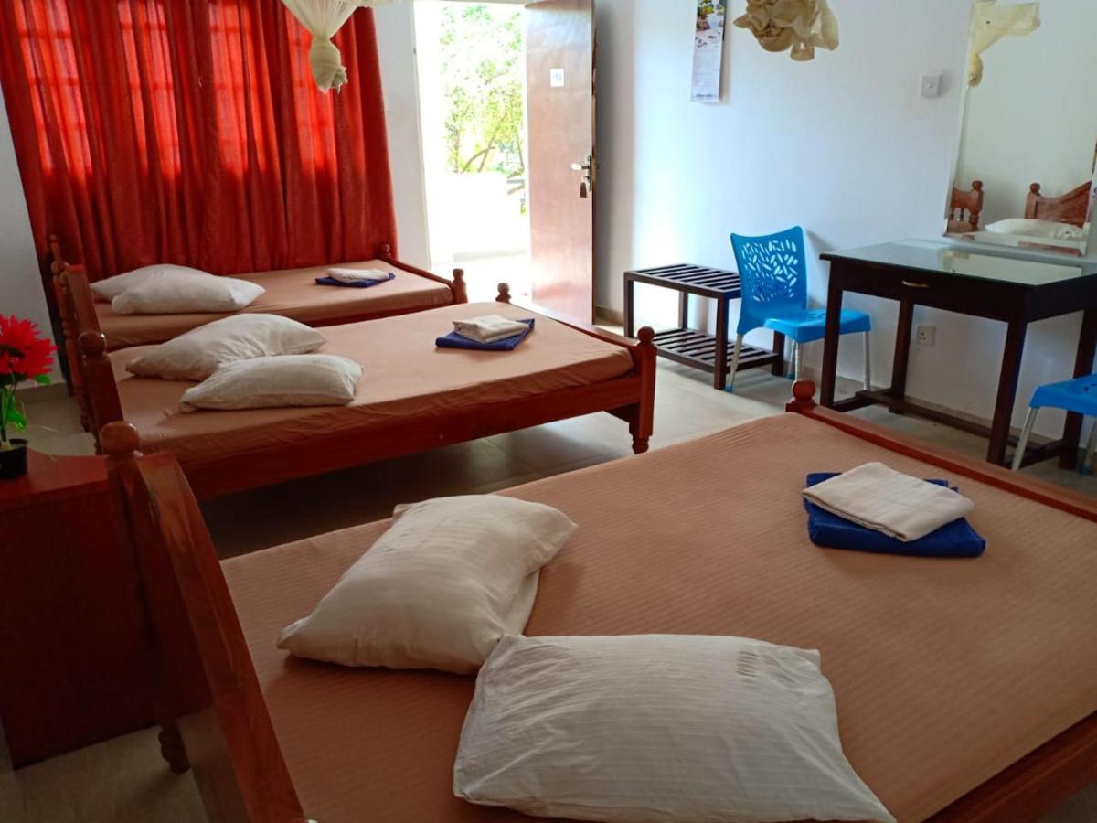 Hotel Senora กตรคาม ภายนอก รูปภาพ