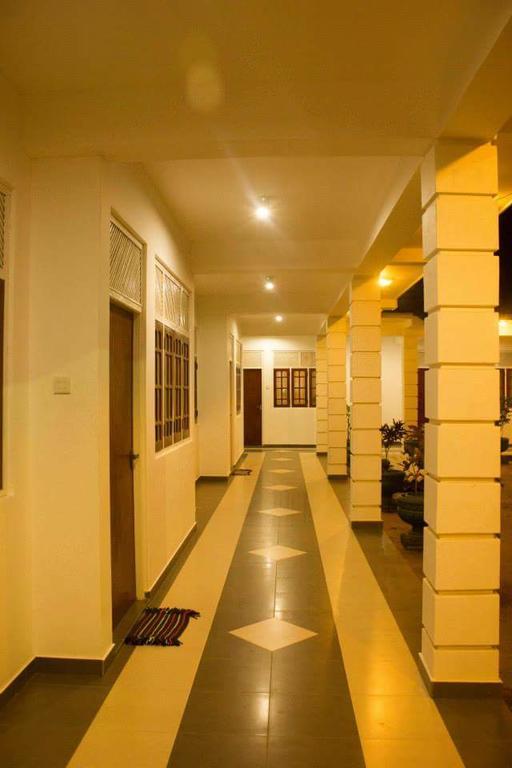 Hotel Senora กตรคาม ภายนอก รูปภาพ