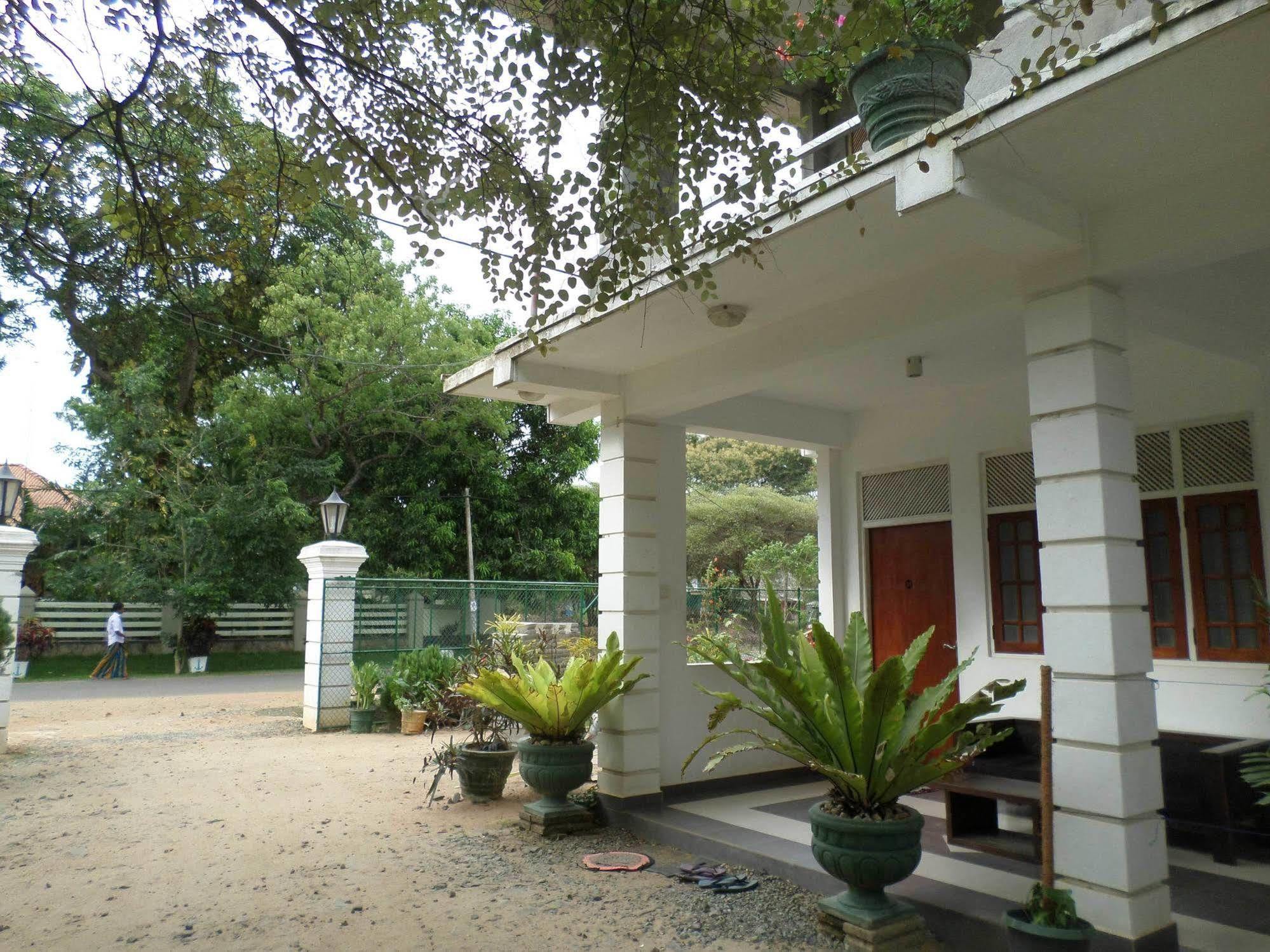 Hotel Senora กตรคาม ภายนอก รูปภาพ