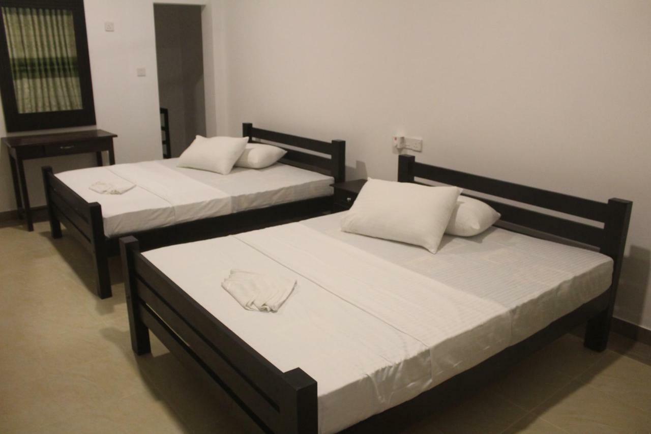 Hotel Senora กตรคาม ภายนอก รูปภาพ