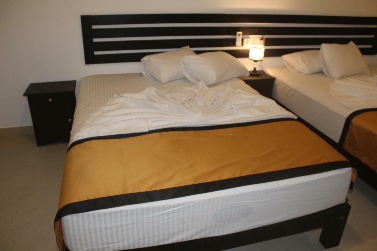 Hotel Senora กตรคาม ภายนอก รูปภาพ