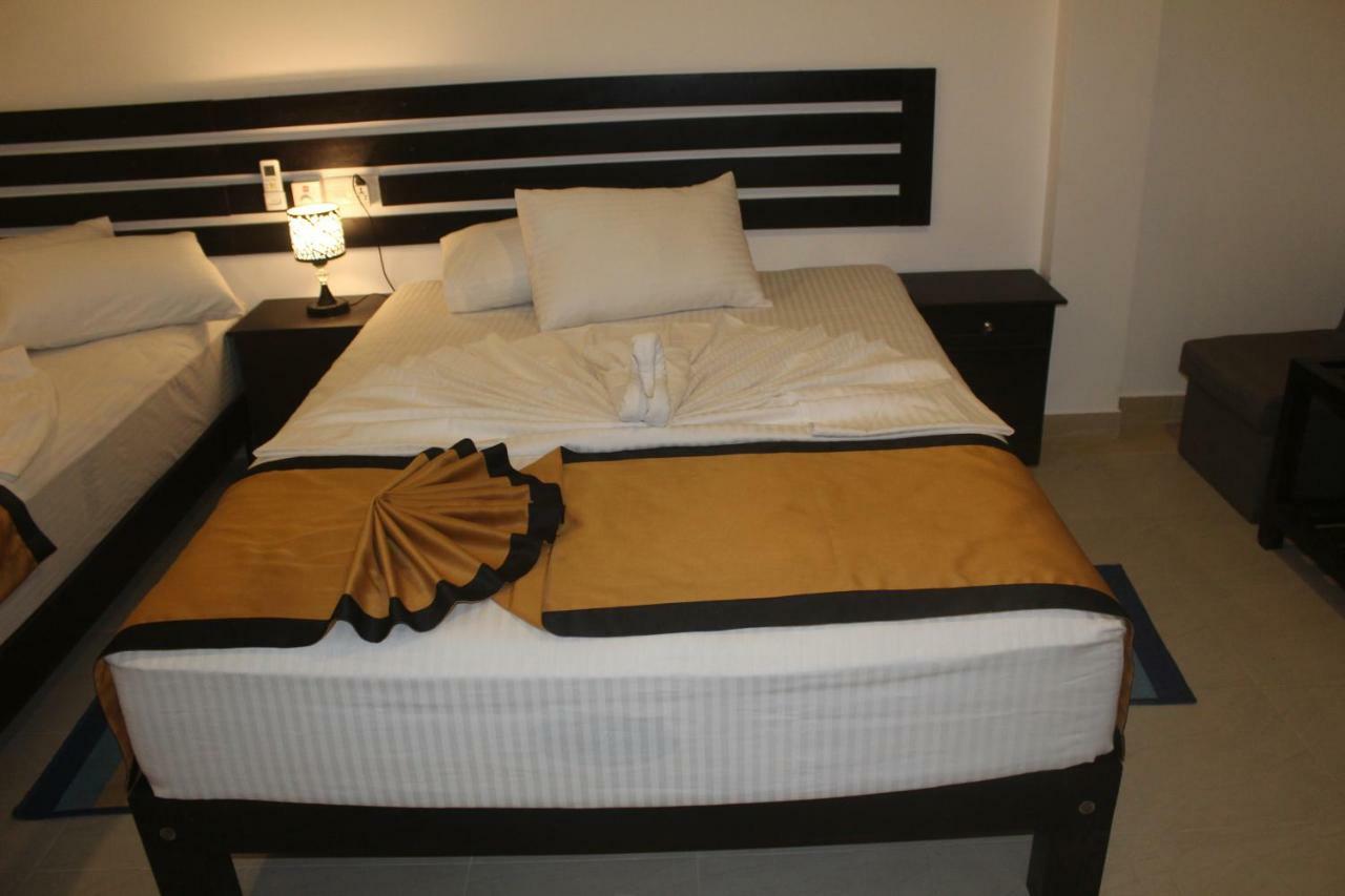 Hotel Senora กตรคาม ภายนอก รูปภาพ