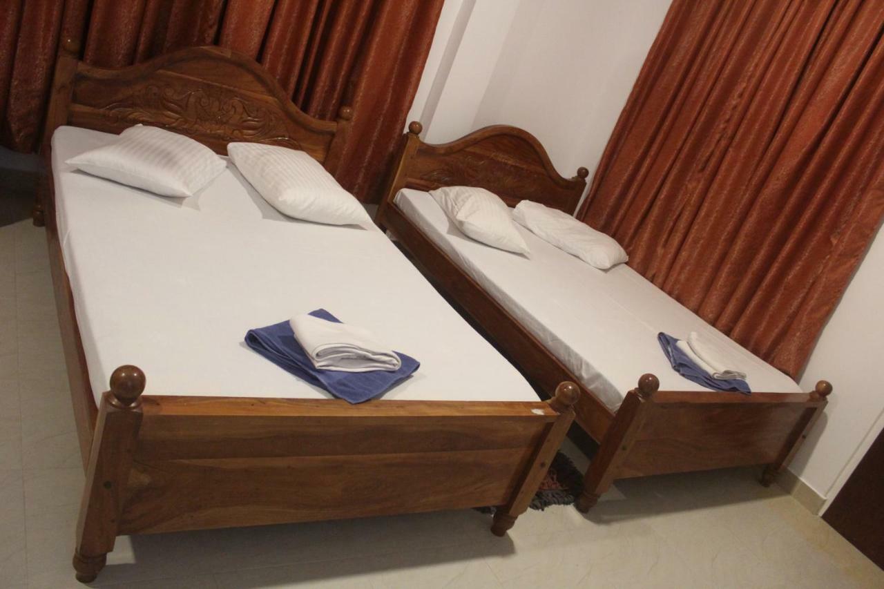 Hotel Senora กตรคาม ภายนอก รูปภาพ