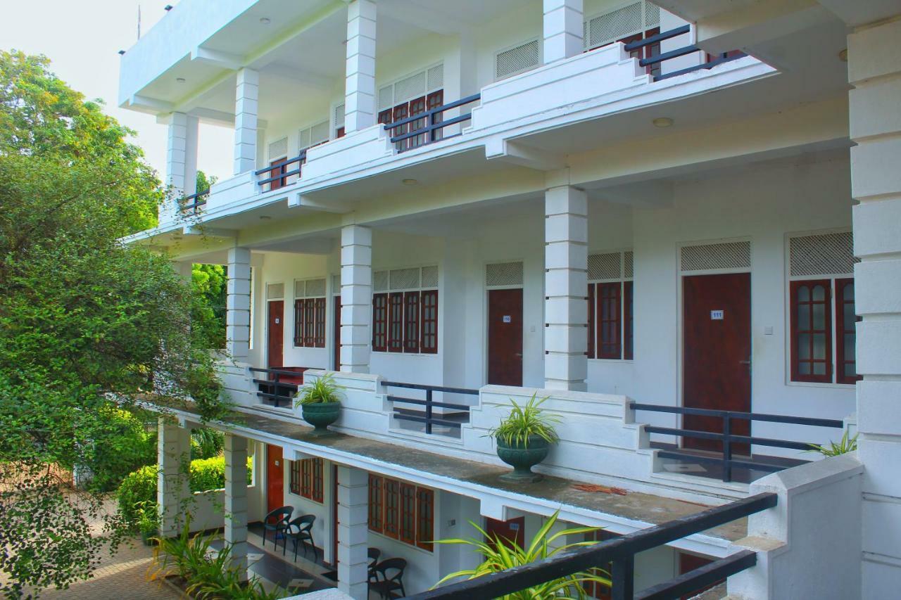 Hotel Senora กตรคาม ภายนอก รูปภาพ